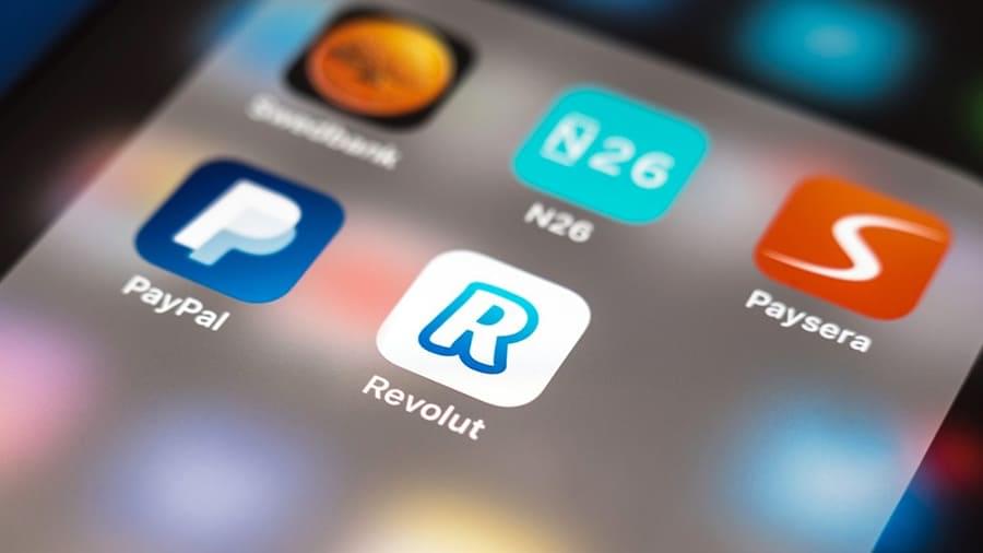 Финтех-компания Revolut предоставит своим клиентам доступ к криптовалютам